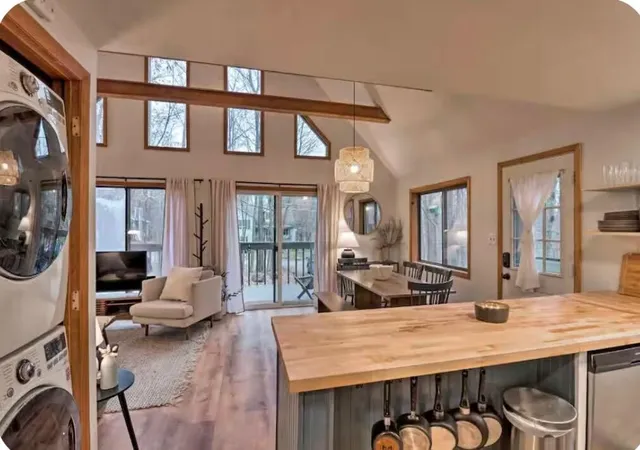Photo 4 of Single Family Residence at 460 Maxatawny Dr, Pocono Lake, PA 18347 | MLS# PM-133100 | | Sold on 2026-01-14