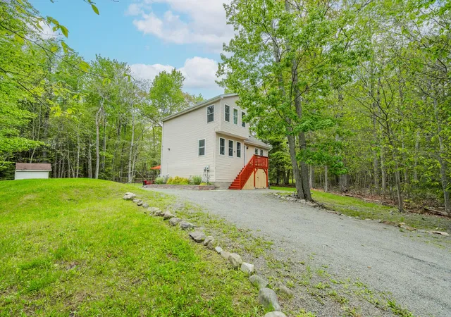 Photo 1 of Single family home for sale at 417 Roosevelt Ln, Tobyhanna, PA 18466 | MLS# PM-133007 | Listing updated on 2025-09-26