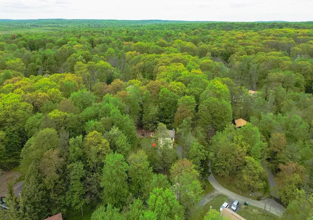 Photo 2 of Single family home for sale at 417 Roosevelt Ln, Tobyhanna, PA 18466 | MLS# PM-133007 | Listing updated on 2025-09-26