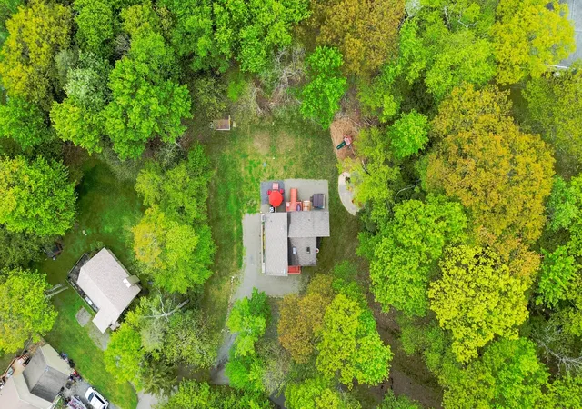 Photo 3 of Single family home for sale at 417 Roosevelt Ln, Tobyhanna, PA 18466 | MLS# PM-133007 | Listing updated on 2025-09-26