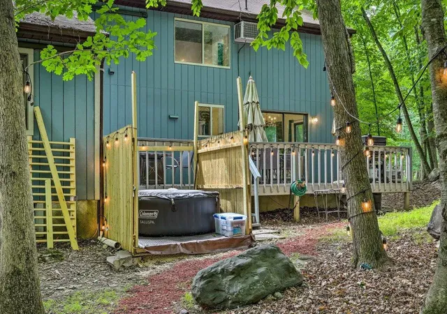 Photo 3 of Sale Pending at 348 Fernwood Dr, East Stroudsburg, PA 18301 | MLS# PM-133702 | Listing updated on 2025-12-12