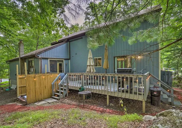Photo 4 of Sale Pending at 348 Fernwood Dr, East Stroudsburg, PA 18301 | MLS# PM-133702 | Listing updated on 2025-12-12