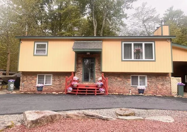 Photo 4 of Single family home for sale at 1293 Winding Way, Tobyhanna, PA 18466 | MLS# PM-133361 | Listing updated on 2025-08-12