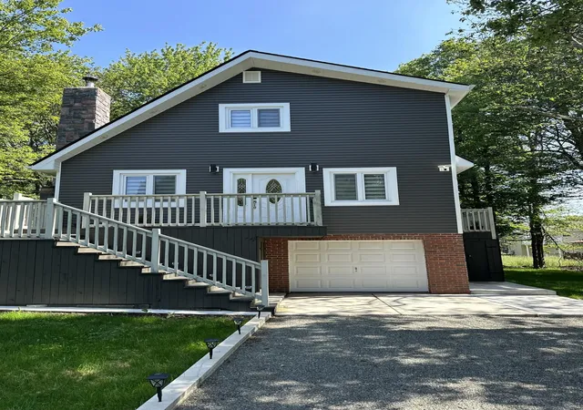 Photo 1 of Single family home for sale at 1173 Tree Top Dr Dr, Tobyhanna, PA 18466 | MLS# PM-133383 | Listing updated on 2025-12-04
