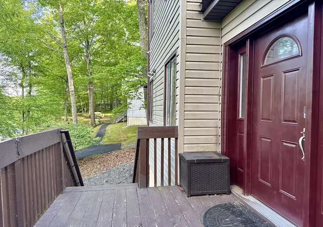 Photo 5 of Single family home for sale at 119 Sterling Cir, Bushkill, PA 18324 | MLS# PM-133404 | Listing updated on 2025-09-29