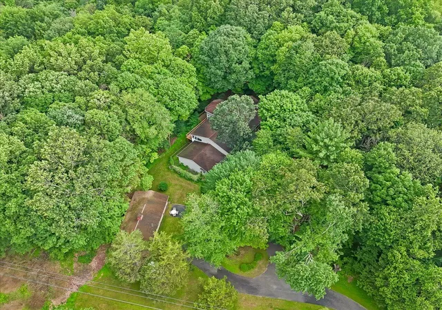 Photo 24 of Single family home for sale at 4018 Manor Dr, Stroudsburg, PA 18360 | MLS# PM-133582 | Listing updated on 2025-09-16
