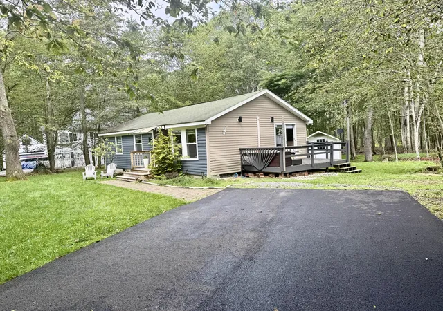 Photo 3 of Single family home for sale at 1110 Lehigh Cir, Tobyhanna, PA 18466 | MLS# PM-133569 | Listing updated on 2025-08-29