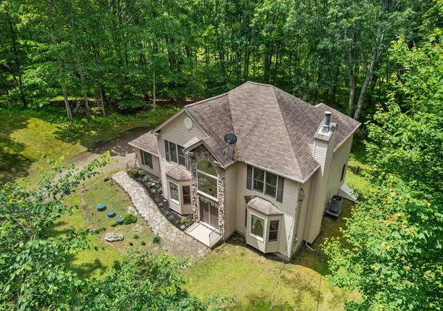 Photo 2 of Single family home for sale at 191 Cedar Ln, Canadensis, PA 18325 | MLS# PM-133601 | Listing updated on 2025-10-16