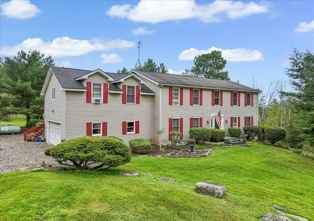 Photo 1 of Single family home for sale at 406 Florence Dr, Canadensis, PA 18325 | MLS# PM-133626 | Listing updated on 2025-09-14