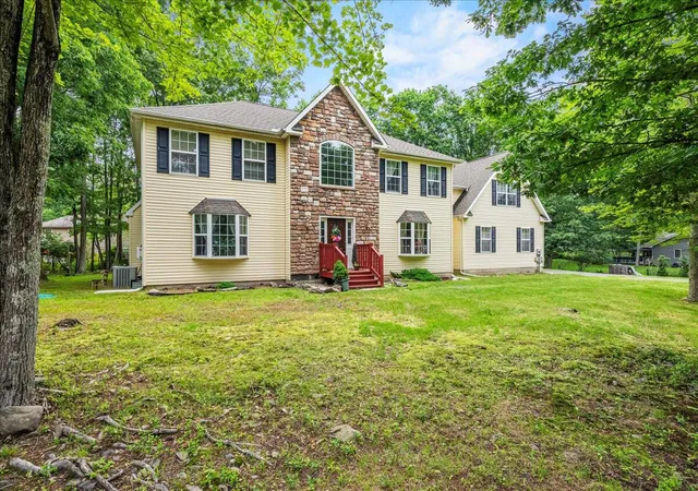 Photo 2 of Sale Pending at 210 Swartsburo Dr, Tamiment, PA 18371 | MLS# PM-133595 | Listing updated on 2025-08-06