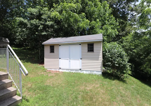 Photo 25 of Manufactured home for sale at 6313 Nisbet Ct, Slatington, PA 18080 | MLS# PM-133759 | Listing updated on 2025-10-18