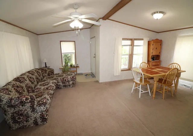 Photo 4 of Manufactured home for sale at 6313 Nisbet Ct, Slatington, PA 18080 | MLS# PM-133759 | Listing updated on 2025-10-18