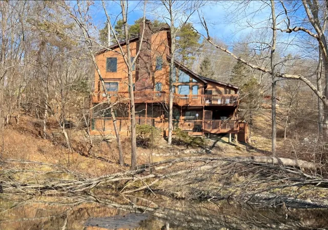 Photo 2 of Single family home for sale at 251 Brentwood, Bushkill, PA 18324 | MLS# PM-133667 | Listing updated on 2025-12-29