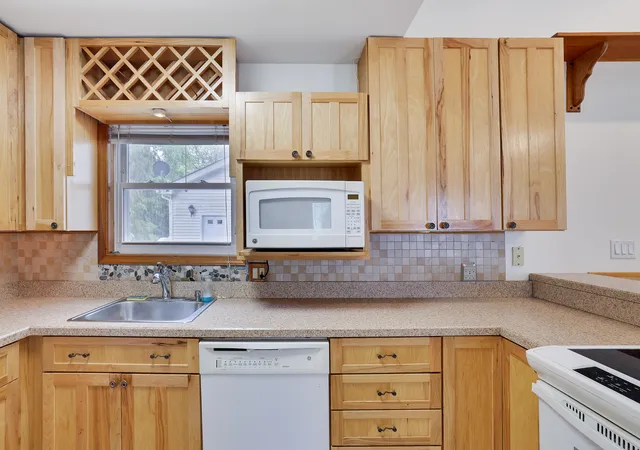 Photo 4 of Single family home for sale at 6433 Marvin Gdns Dr, Tobyhanna, PA 18466 | MLS# PM-133719 | Listing updated on 2025-08-18