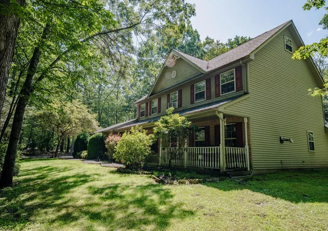 Photo 2 of Single family home for sale at 9 Hickory Dr, East Stroudsburg, PA 18301 | MLS# PM-133735 | Listing updated on 2026-03-01