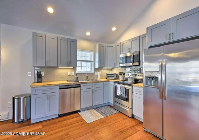 Photo 3 of Single family home for sale at 8963 Pheasant Ln, Tobyhanna, PA 18466 | MLS# PM-135289 | Listing updated on 2025-09-01
