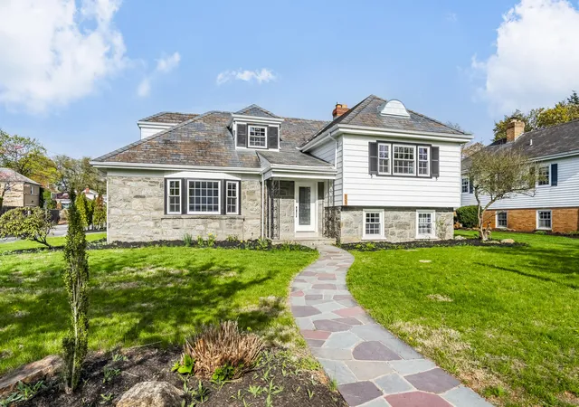 Photo 1 of Single family home for sale at 525 N Main St, Allentown, PA 18104 | MLS# PM-133932 | Listing updated on 2025-10-13