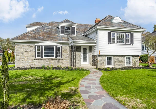 Photo 2 of Single family home for sale at 525 N Main St, Allentown, PA 18104 | MLS# PM-133932 | Listing updated on 2025-10-13