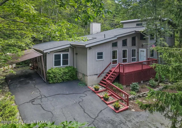 Photo 1 of Single family home for sale at 130 Surrey Dr, Hawley, PA 18428 | MLS# PM-134116 | Listing updated on 2025-12-30