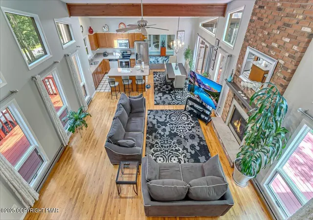 Photo 5 of Single family home for sale at 130 Surrey Dr, Hawley, PA 18428 | MLS# PM-134116 | Listing updated on 2025-12-30