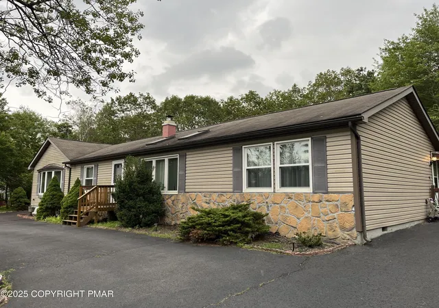 Photo 3 of Single family home for sale at 158 Kiowa Ln, Albrightsville, PA 18210 | MLS# PM-134082 | Listing updated on 2025-07-19