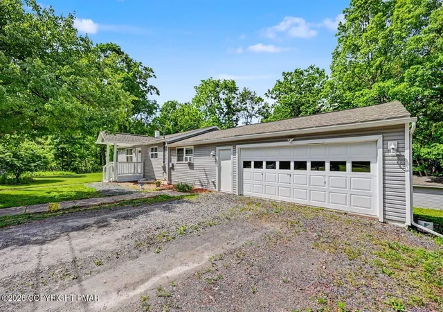 Homes for sale in Cresco, PA | 111 Upper Grandview Road, Cresco, PA 18326 | MLS# PM-142039