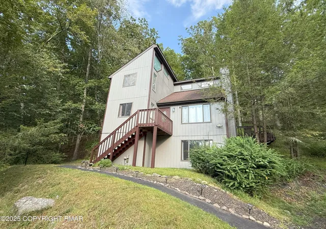 Photo 2 of Single family home for sale at 6271 Decker Rd, Bushkill, PA 18324 | MLS# PM-134805 | Listing updated on 2025-08-20