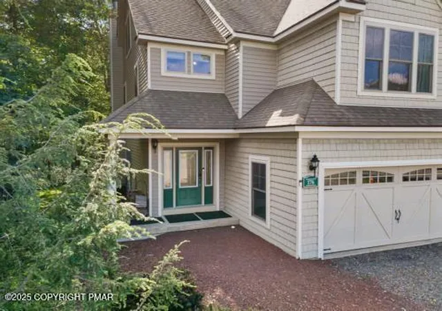 Photo 3 of Single family home for sale at 176 Hawthorne Ct, Tannersville, PA 18372 | MLS# PM-134077 | Listing updated on 2025-09-23