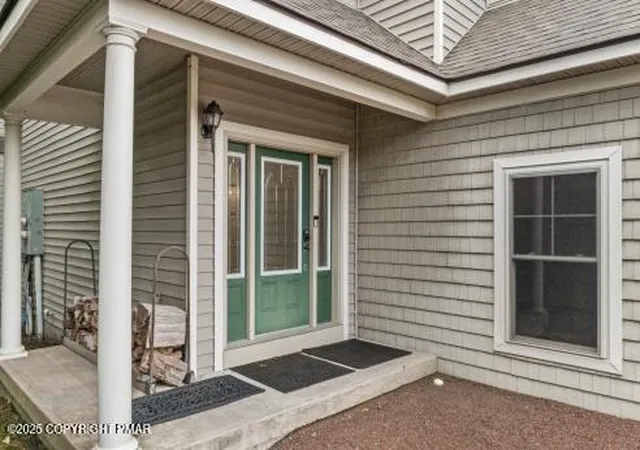 Photo 3 of Single family home for sale at 176 Hawthorne Ct, Tannersville, PA 18372 | MLS# PM-134077 | Listing updated on 2025-09-23