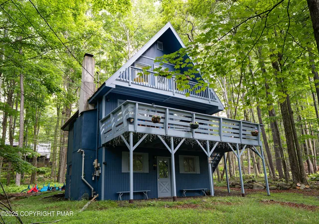 Photo 3 of Single family home for sale at 107 W Creek View Dr, Gouldsboro, PA 18424 | MLS# PM-134089 | Listing updated on 2025-12-02