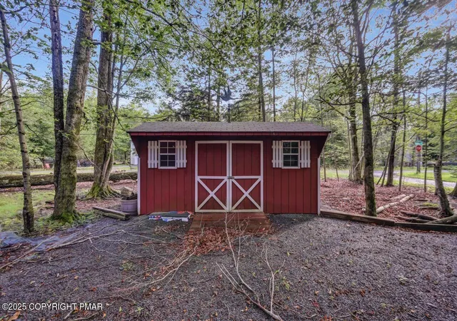 4th image of 245 Tepee Dr, Pocono Lake, PA 18347 | MLS# PM-134147