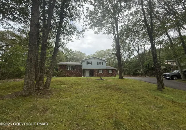Photo 2 of Single family home for sale at 37 Seneca Rd, Mount Pocono, PA 18344 | MLS# PM-134158 | Listing updated on 2025-10-03