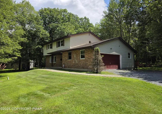 Photo 2 of Single family home for sale at 136 Birch Dr, Blakeslee, PA 18610 | MLS# PM-134227 | Listing updated on 2025-08-23
