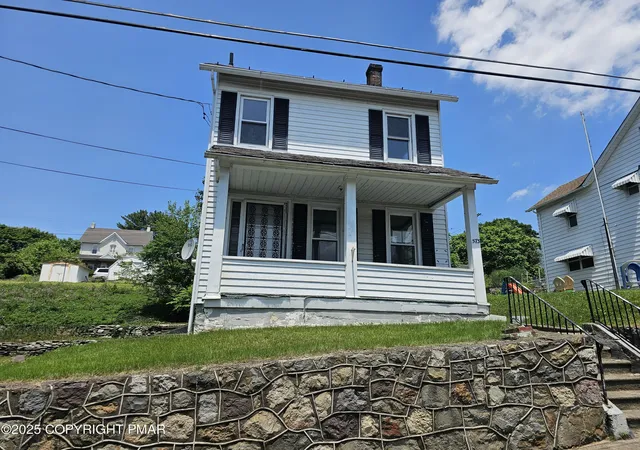 Photo 2 of Sale Pending at 573 Fairview Ave, Bangor, PA 18013 | MLS# PM-134200 | Listing updated on 2025-11-07