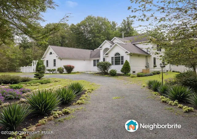 Photo 2 of Single family home for sale at 343 High Country Dr, Blakeslee, PA 18610 | MLS# PM-134254 | Listing updated on 2025-12-22