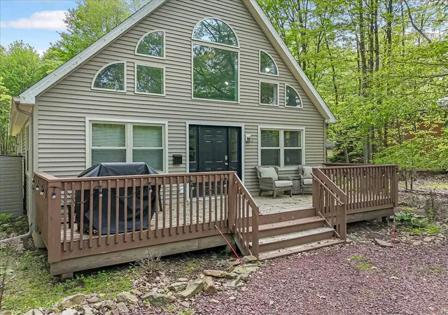 Photo 2 of Single family home for sale at 186 Brier Crest Rd, Blakeslee, PA 18610 | MLS# PM-134251 | Listing updated on 2025-09-16