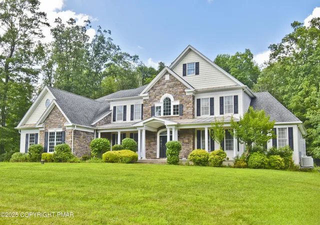 Photo 1 of Single family home for sale at 120 Hampton Dr, Mount Bethel, PA 18343 | MLS# PM-134283 | Listing updated on 2025-08-07
