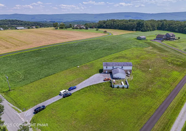Listing Photo 3 - Condo for sale in building located at 2609 Municipal Rd, LEHIGHTON, PA 18235