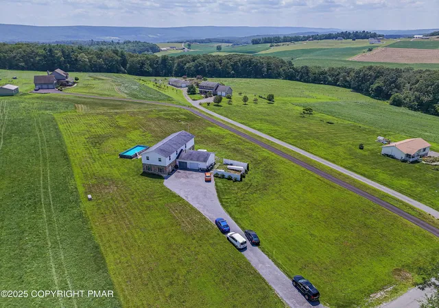 Listing Photo 4 - Condo for sale in building located at 2609 Municipal Rd, LEHIGHTON, PA 18235