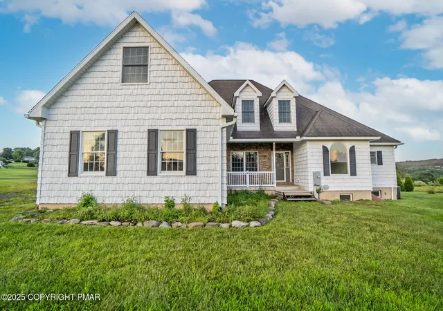 Photo 4 of Single Family Residence at 125 Hillview Rd, Kunkletown, PA 18058 | MLS# PM-134392 | | Sold on 2026-03-03