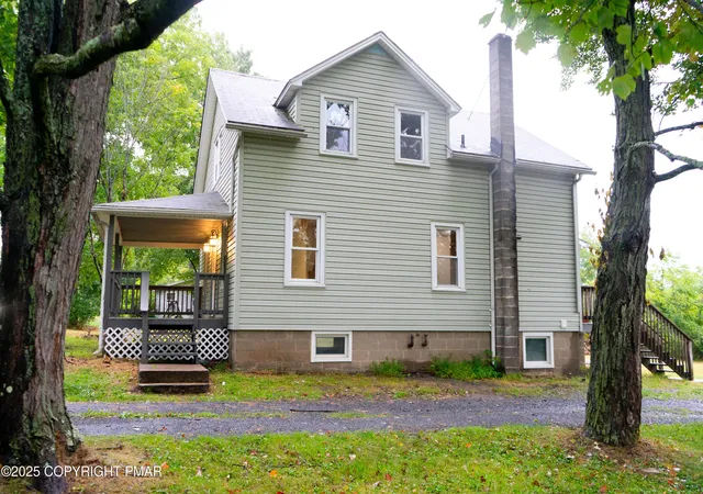 Photo 3 of Single family home for sale at 2256 Route 715, Stroudsburg, PA 18360 | MLS# PM-135024 | Listing updated on 2025-09-29