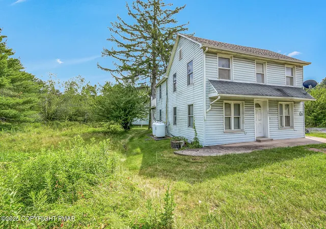 Photo 5 of Single family home for sale at 5502/ 5500 Route 115, Blakeslee, PA 18610 | MLS# PM-134434 | Listing updated on 2025-09-26