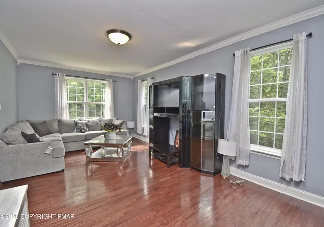Photo 4 of Single family home for sale at 387 Shawnee Valley Dr, East Stroudsburg, PA 18302 | MLS# PM-134605 | Listing updated on 2026-06-02