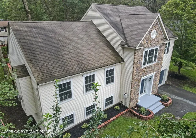 Photo 2 of Single family home for sale at 2704 Starlight Ter, Tobyhanna, PA 18466 | MLS# PM-134482 | Listing updated on 2025-09-11