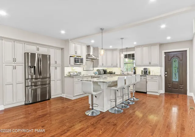 Photo 1 of Single family home for sale at 521 Greenview Dr, Saylorsburg, PA 18353 | MLS# PM-134578 | Listing updated on 2025-12-03