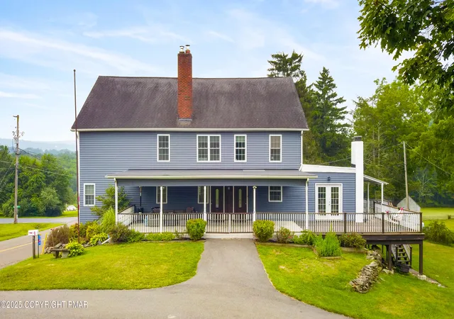 Photo 2 of Single family home for sale at 521 Greenview Dr, Saylorsburg, PA 18353 | MLS# PM-134578 | Listing updated on 2025-12-03