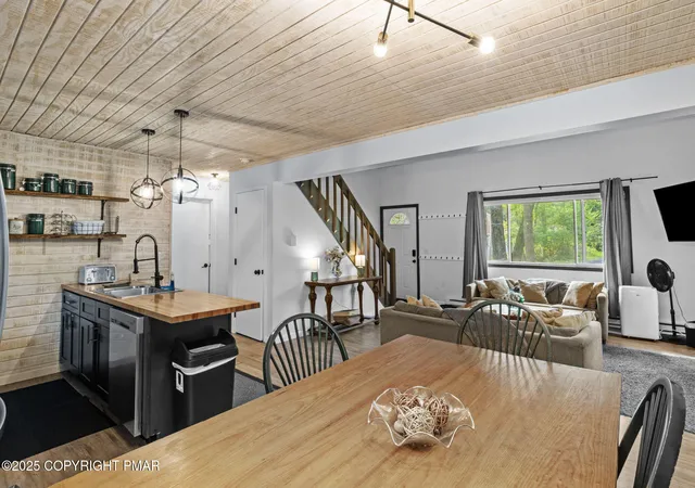 Photo 3 of Single family home for sale at 326 Coach Rd, Tobyhanna, PA 18466 | MLS# PM-134659 | Listing updated on 2025-08-08