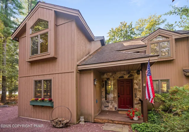Photo 3 of Single family home for sale at 5120 Woodland Ave, Pocono Pines, PA 18350 | MLS# PM-134635 | Listing updated on 2025-09-18