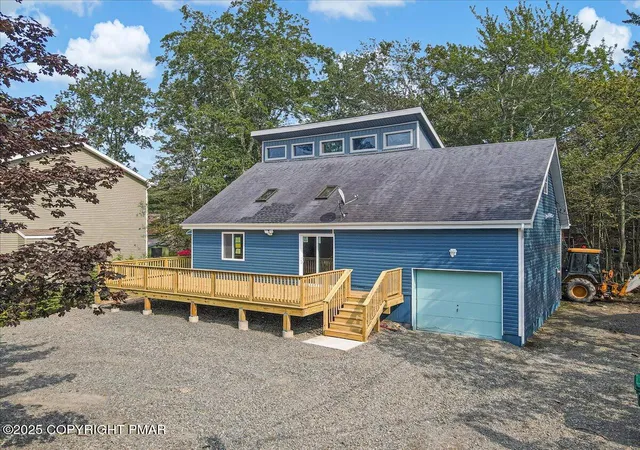 Photo 3 of Single family home for sale at 3197 Carobeth Dr, Tobyhanna, PA 18466 | MLS# PM-134562 | Listing updated on 2026-01-01