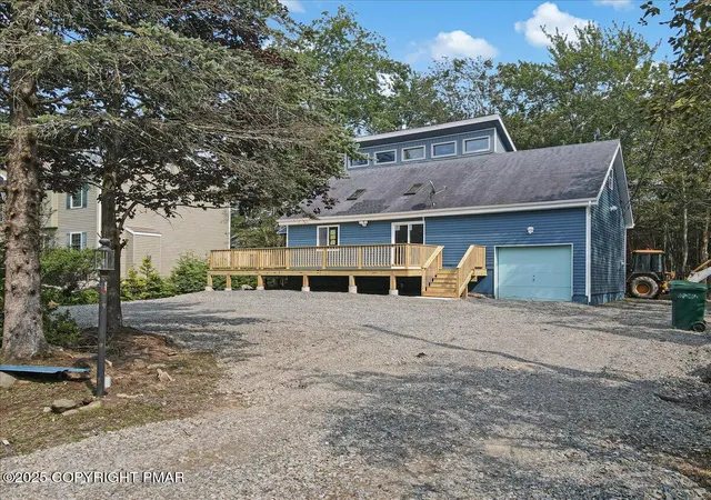 Photo 3 of Single family home for sale at 3197 Carobeth Dr, Tobyhanna, PA 18466 | MLS# PM-134562 | Listing updated on 2026-01-01